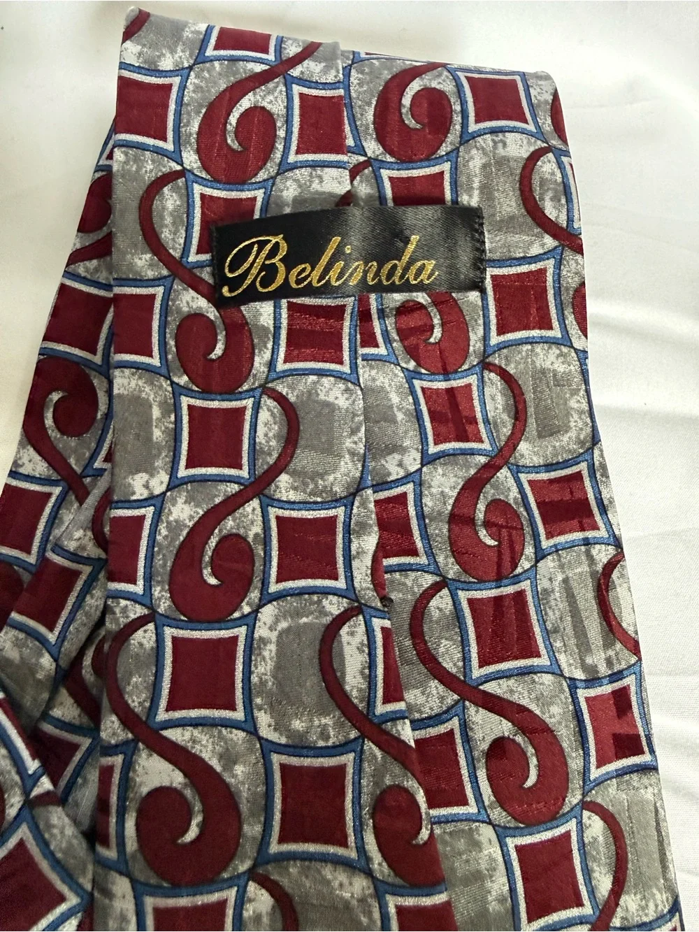 Belinda Men's Burgundy and Gray Geometric Silk Tie 60’ x 4